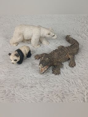 VTG Schleich Wild Animal Figures-Panda, Polar Bear, Alligator LOT OF 3 Retired